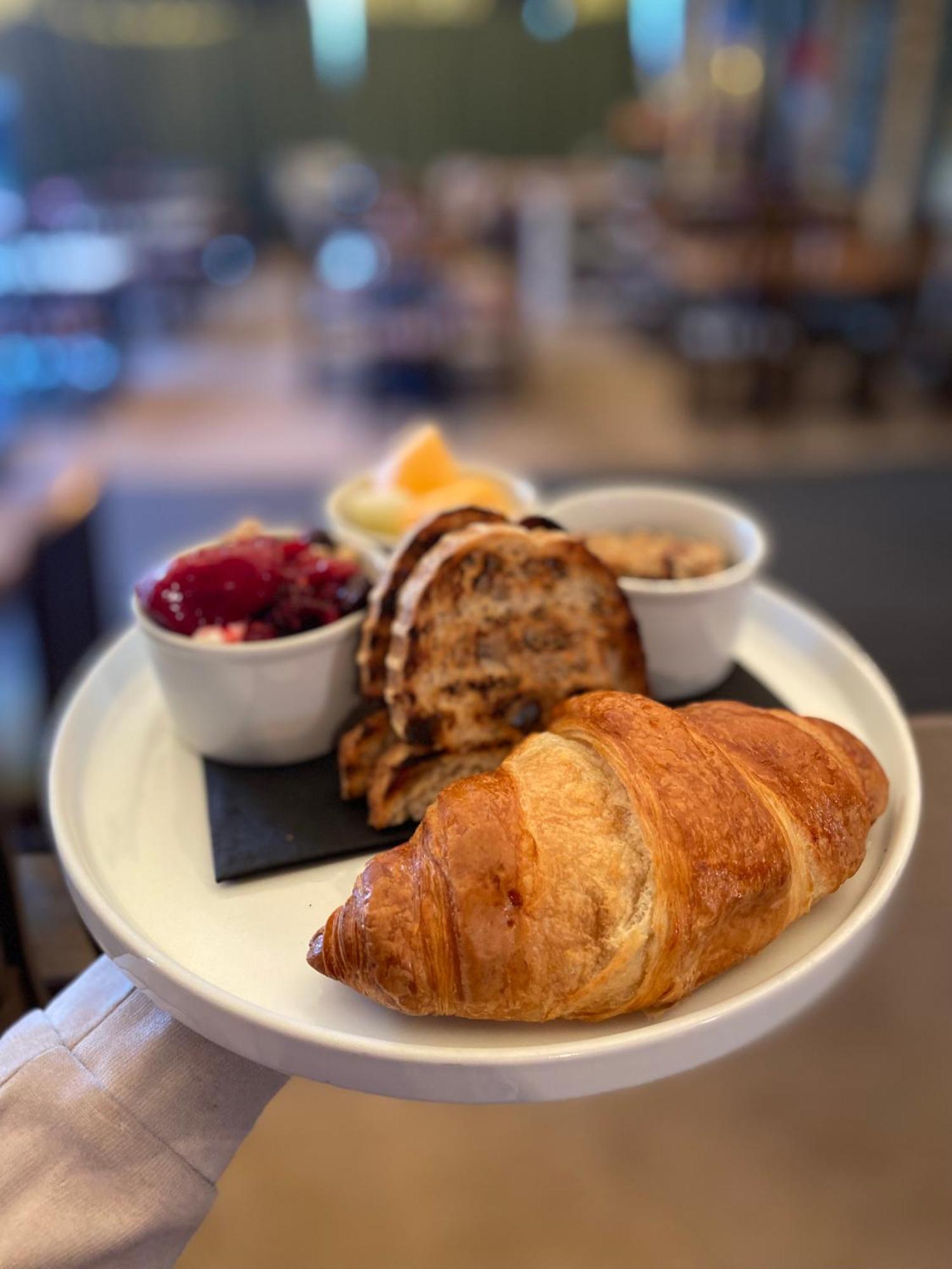 The George Inn Barford St Michael Exterior photo Croissant and jam