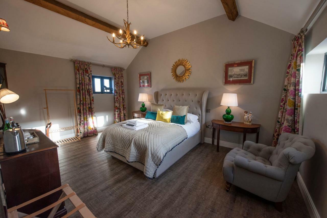 The George Inn Barford St Michael Exterior photo The bedroom at The Old School House