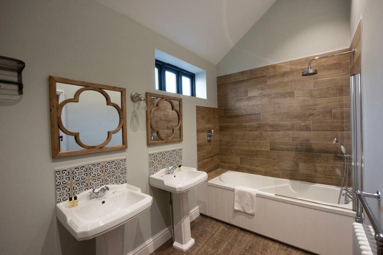 The George Inn Barford St Michael Exterior photo Bathroom